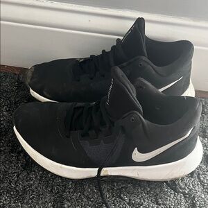 Nike Men's Black and White Sneakers